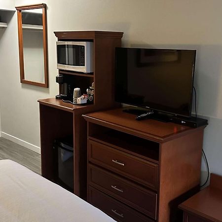 Travelodge By Wyndham Langley Kültér fotó