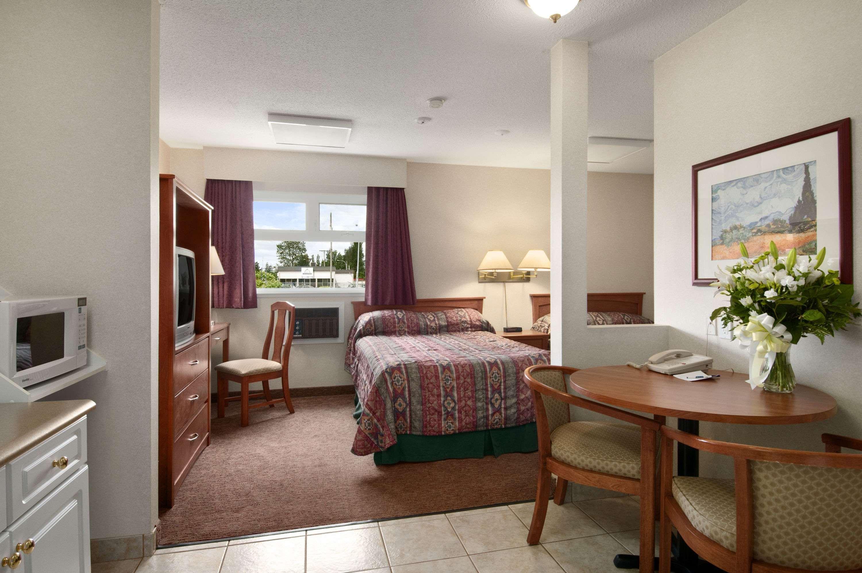 Travelodge By Wyndham Langley Kültér fotó