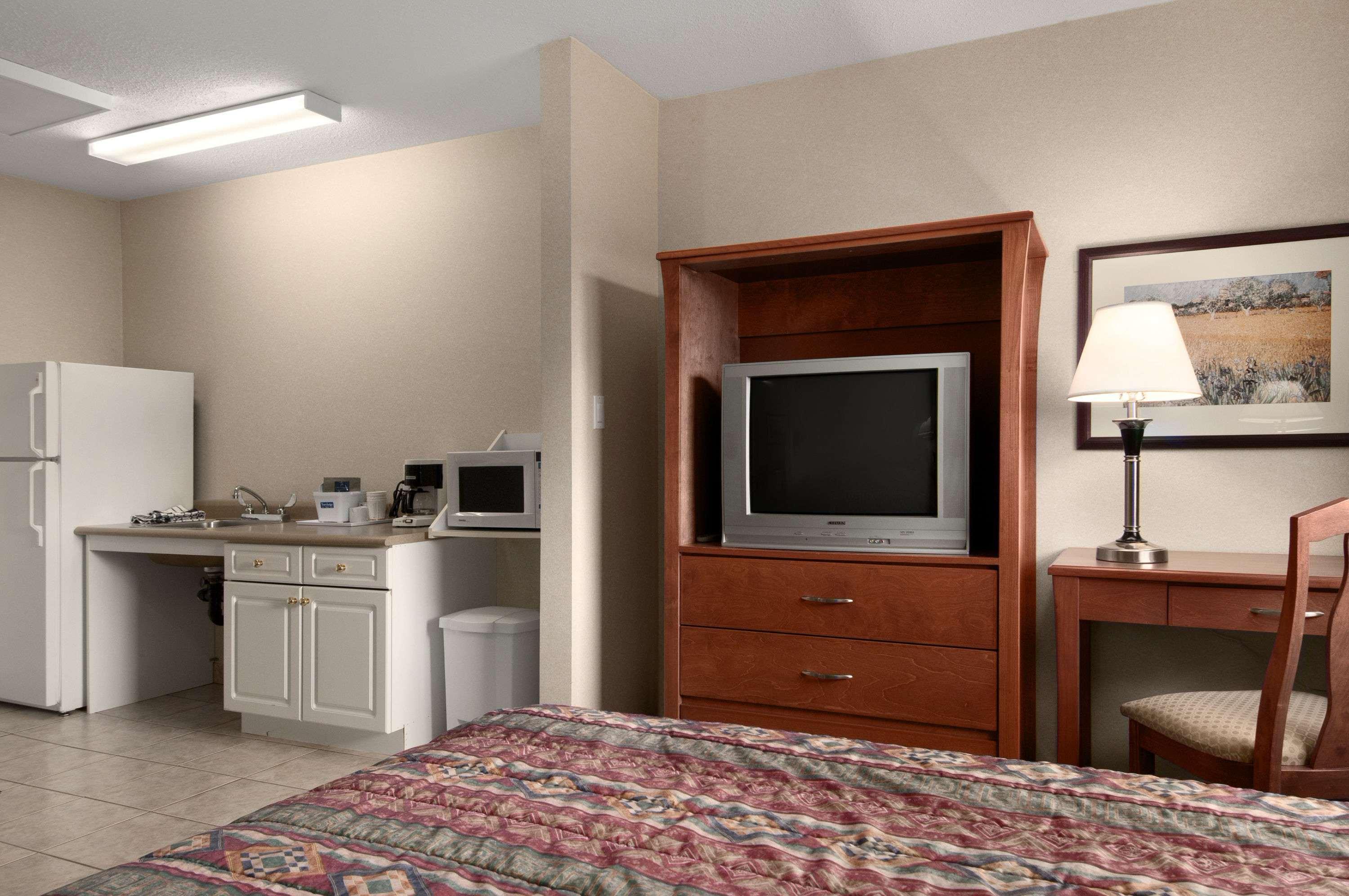 Travelodge By Wyndham Langley Kültér fotó