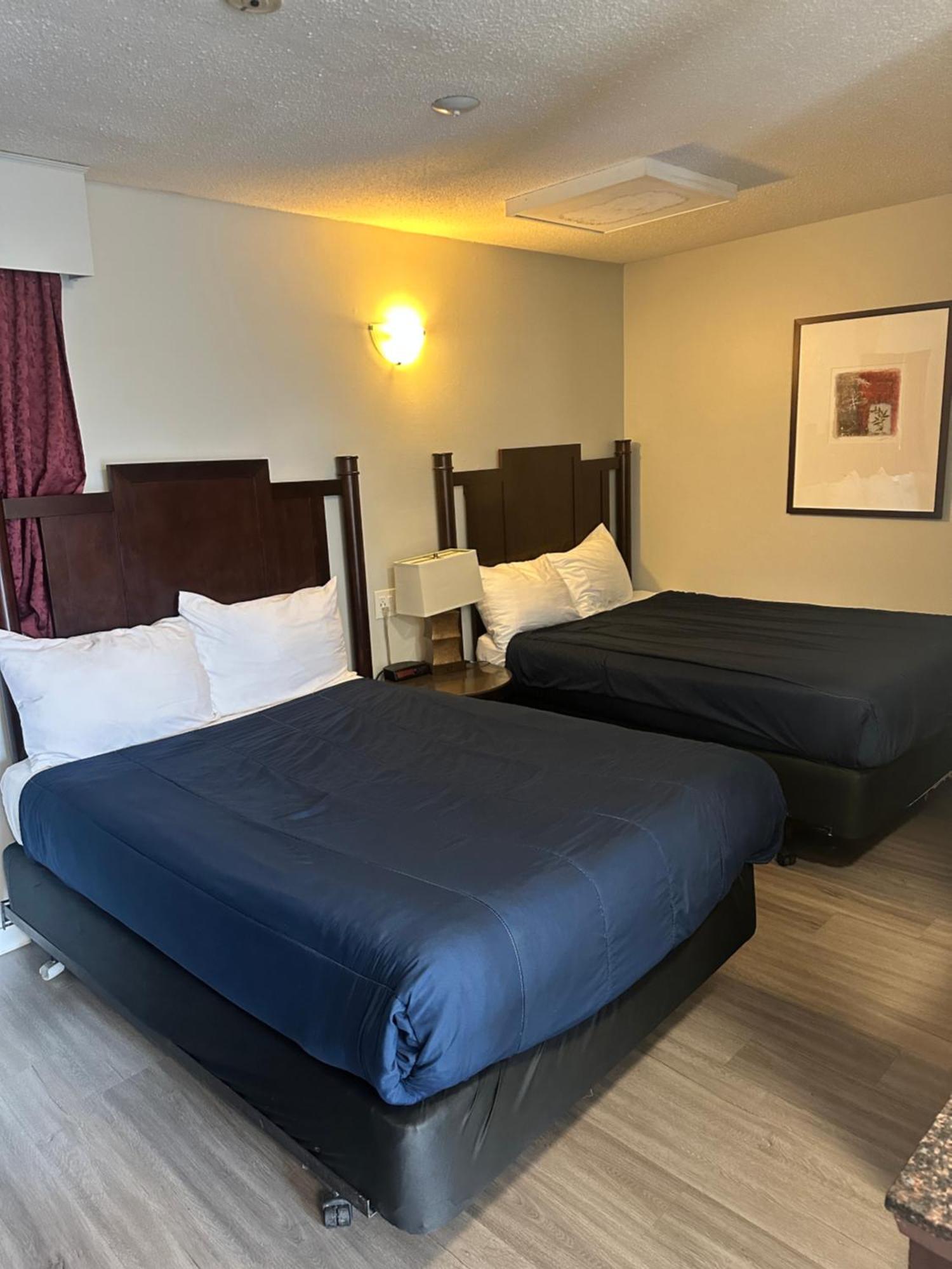 Travelodge By Wyndham Langley Kültér fotó