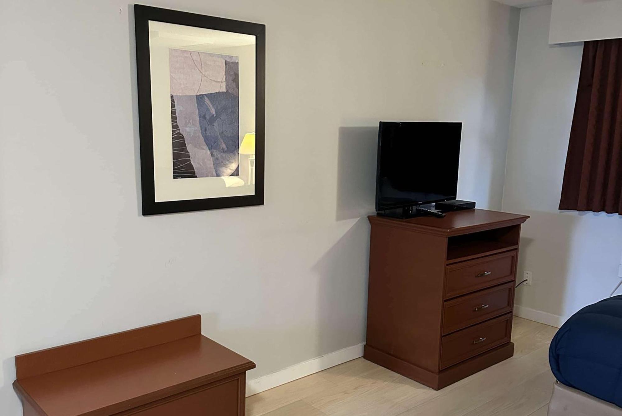 Travelodge By Wyndham Langley Kültér fotó