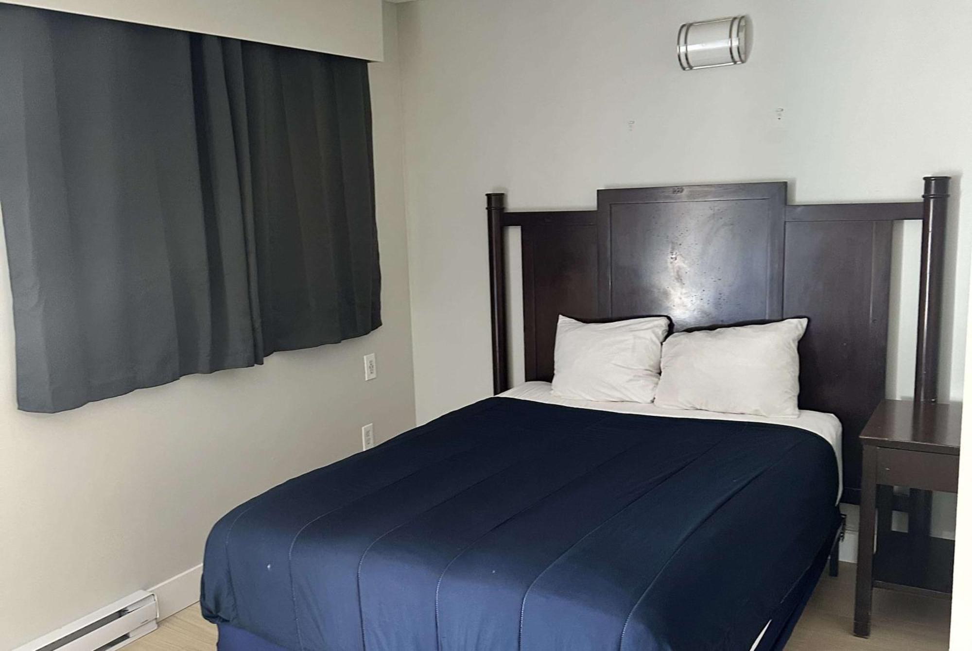 Travelodge By Wyndham Langley Kültér fotó