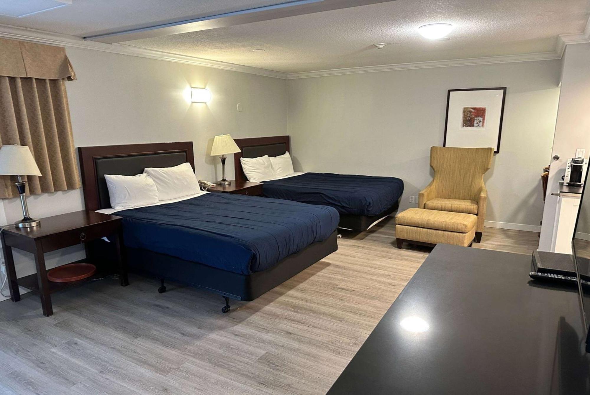 Travelodge By Wyndham Langley Kültér fotó